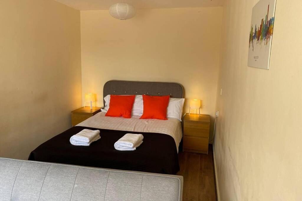 Conveniently Situated 1Bed Apt In Stretford Appartement Manchester Buitenkant foto